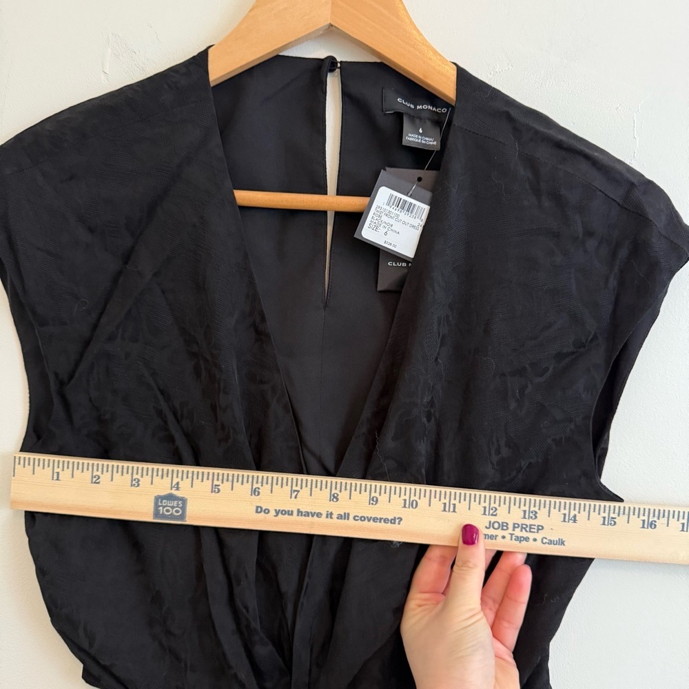 Elegant‎ Black Cut-Out Midi Dress - Picture 11 of 12